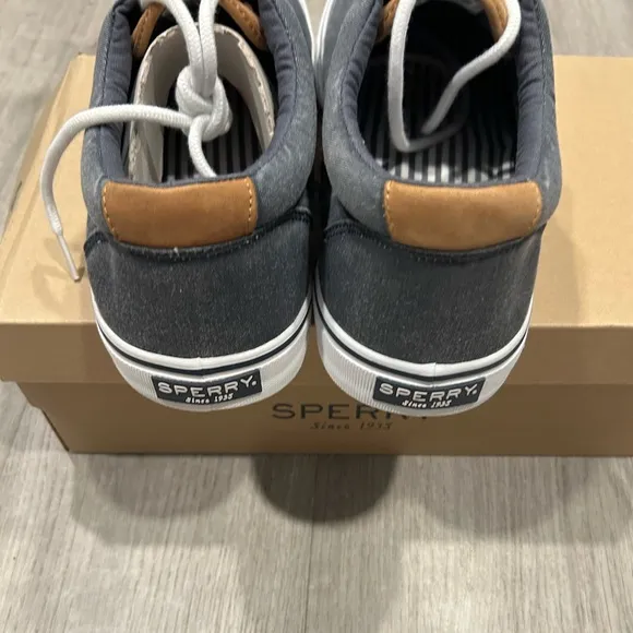 New in Box Men’s Sperry Striper II CVO Sneaker Navy Size 13
