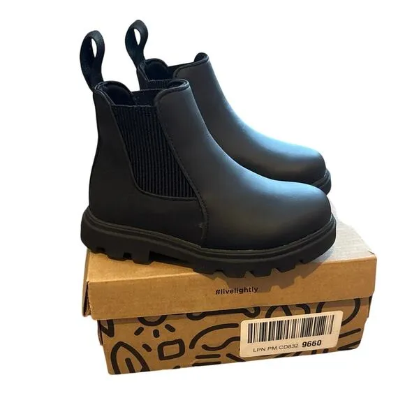 NIB Native Kensington Chelsea Boot In Black Size 9