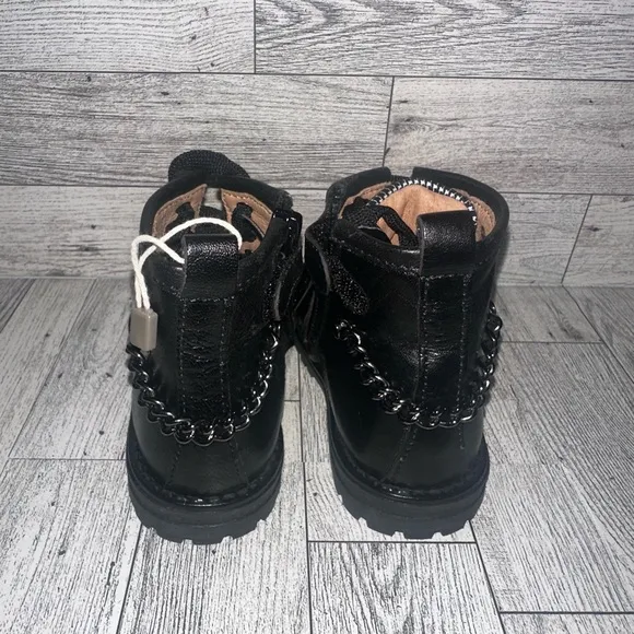 NIB! Nero Giargini Black leather Boots w red heart and chain. Size 7C Toddler.