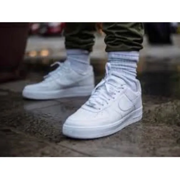 Nike Air Force 1 '07 Low Top Sneakers TripleWhite Men's 315122-111 Size 12