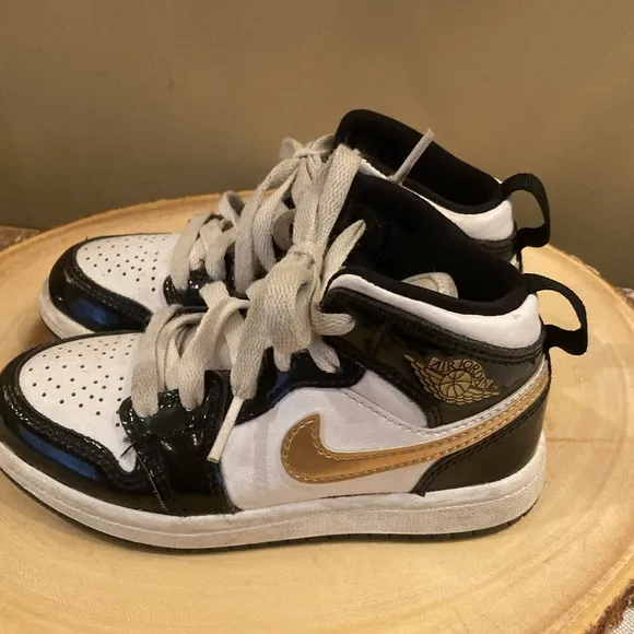 Nike Air Jordan 1 Retro Mid Black Gold White BQ6933-007 Toddler Size 11C