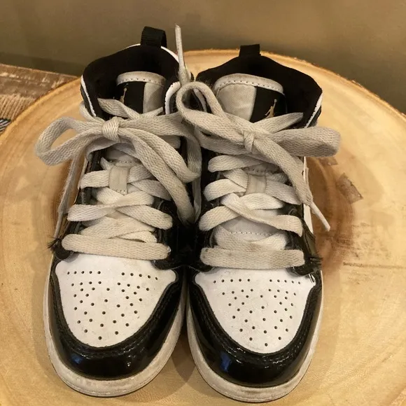 Nike Air Jordan 1 Retro Mid Black Gold White BQ6933-007 Toddler Size 11C