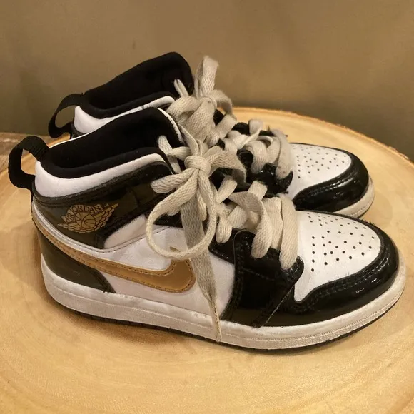 Nike Air Jordan 1 Retro Mid Black Gold White BQ6933-007 Toddler Size 11C