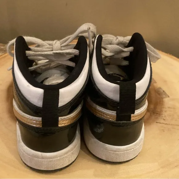 Nike Air Jordan 1 Retro Mid Black Gold White BQ6933-007 Toddler Size 11C