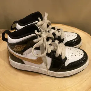 Nike Air Jordan 1 Retro Mid Black Gold White BQ6933-007 Toddler Size 11C