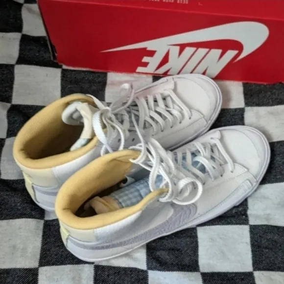 Nike Blazer Mid '77  7Y Youth White Oxygen Purple Coconut Milk FJ4644 012025