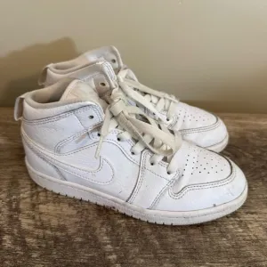 Nike Jordan 1 Mid Triple White Sneakers 640734-126 Youth Size 2