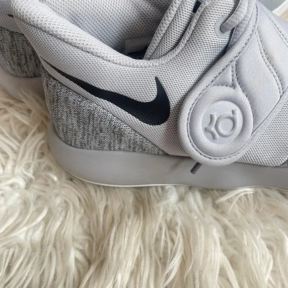 Nike Mens KD Trey 5 AA7067-100 Gray Basketball Shoes Sneakers Wolf Grey Size 8
