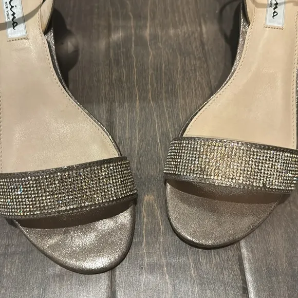 NINA New York Novia Bronzette Wedges, size 8.5 rhinestones, sparkly UGC with box