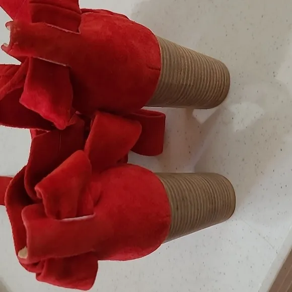 RAYE Maggie red suede Heeled Sandals that tie around the ankle size 8
