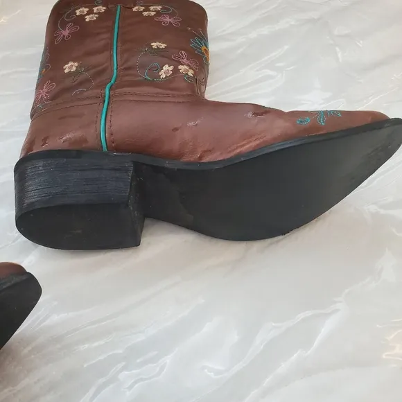 SHYANNE GIRLS Size 5 WESTERN BOOTS FLORAL EMBROIDERY Slip Toe Pre-Owned