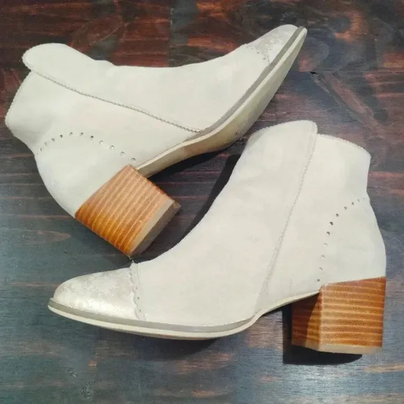 Silent D Moneybag Ankle Boots Tawny Suede Leather Beige Anthropologie 6.5