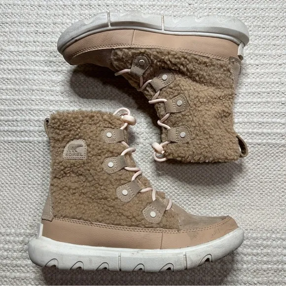 SOREL girls' tan Youth Explorer Cozy Canoe sherpa lace up boots 4