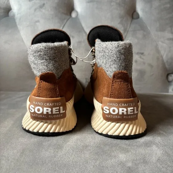 SOREL Youth Girls Youth Out N About Conquest Waterproof Boots Size 1 NEW