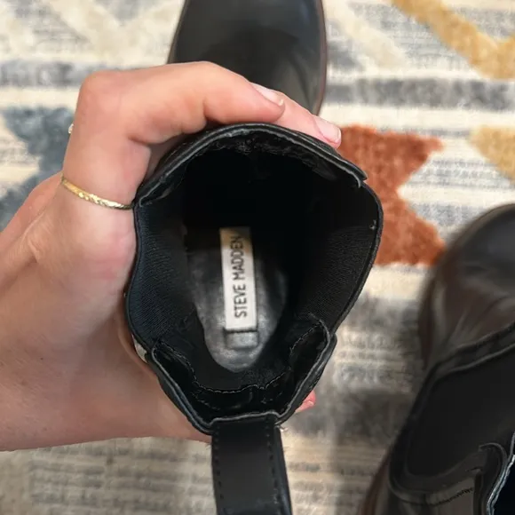 Steve Madden Curtsy Chelsea Boot
