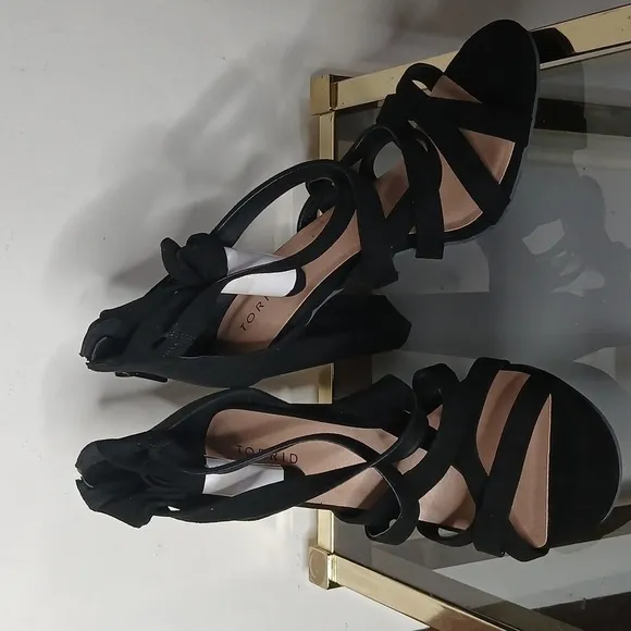 Torrid black thick strappy wrap heels size 9.5w