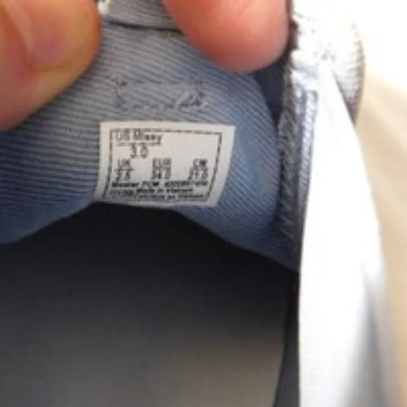 Vans Suede Blue Asher Mid Kids Size 3