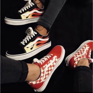 Vans Unisex Old Skool (Primary Check) Red Skate Shoe Men’s Sz 9.5/Women’s Sz 11