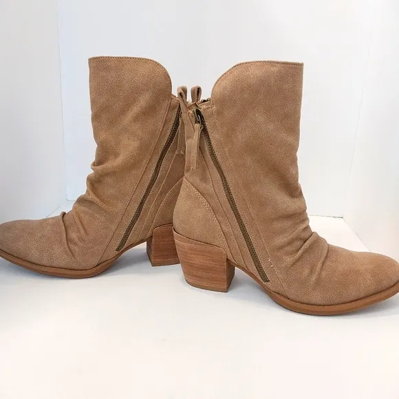 Very G Desiree Boot, NEW, Size 8.5‎