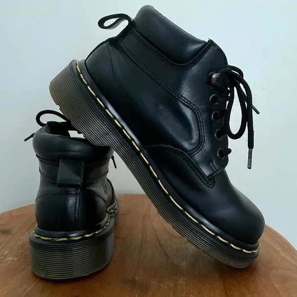 Vintage Kids Dr. Martens 4 Eye 8173 Boots Made in England Size Youth 1
