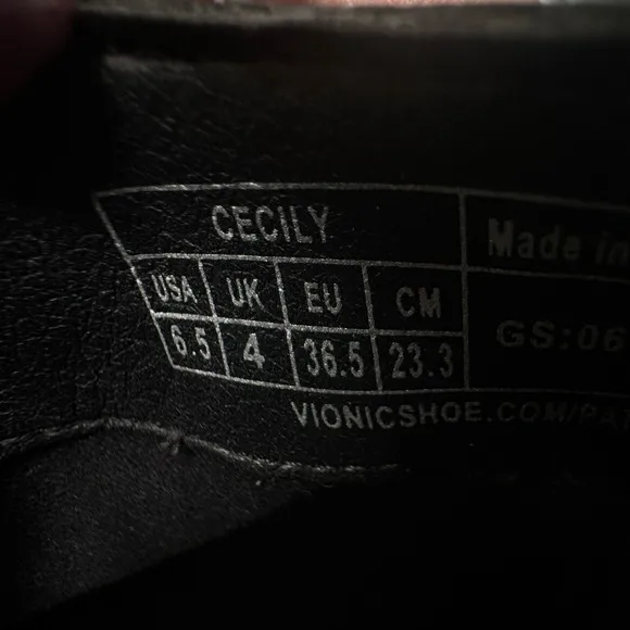 VIONIC Cecily Bootie Black Ankle Boot Orthotic Comfort  Heeled Leather Sz 6.5