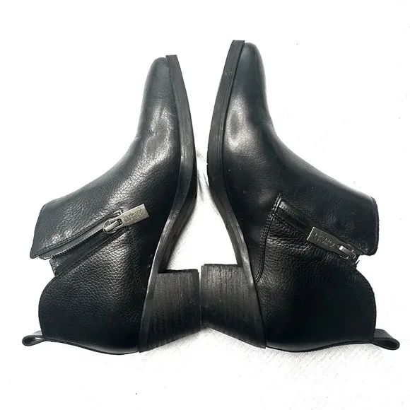 VIONIC Cecily Bootie Black Ankle Boot Orthotic Comfort  Heeled Leather Sz 6.5