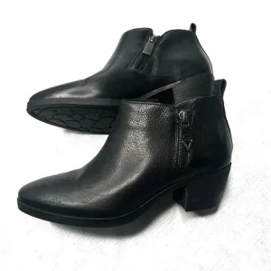 VIONIC Cecily Bootie Black Ankle Boot Orthotic Comfort  Heeled Leather Sz 6.5