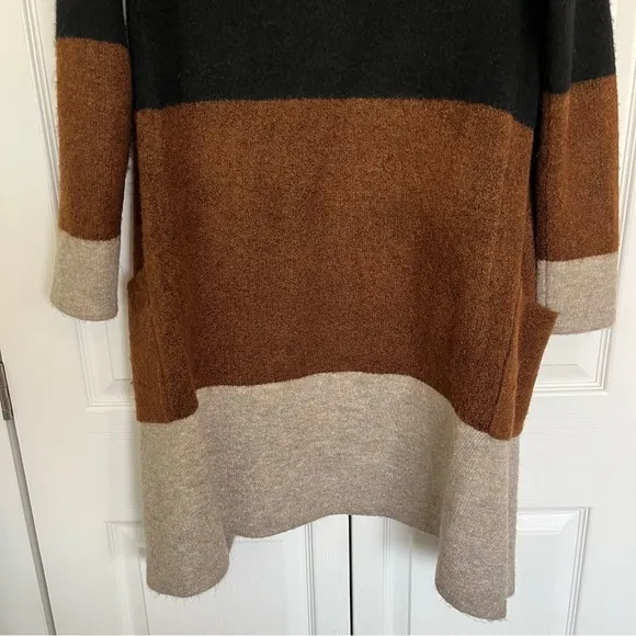 Women's Max Studio Black, Beige, and Brown Colorblock Sweater Cardigan Size XS