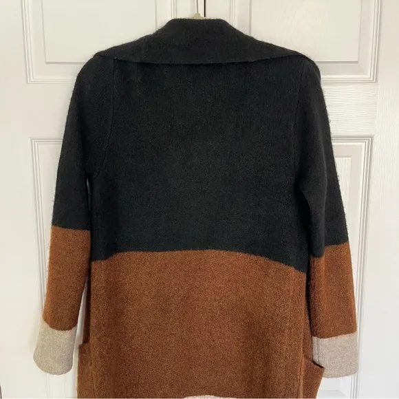 Women's Max Studio Black, Beige, and Brown Colorblock Sweater Cardigan Size XS