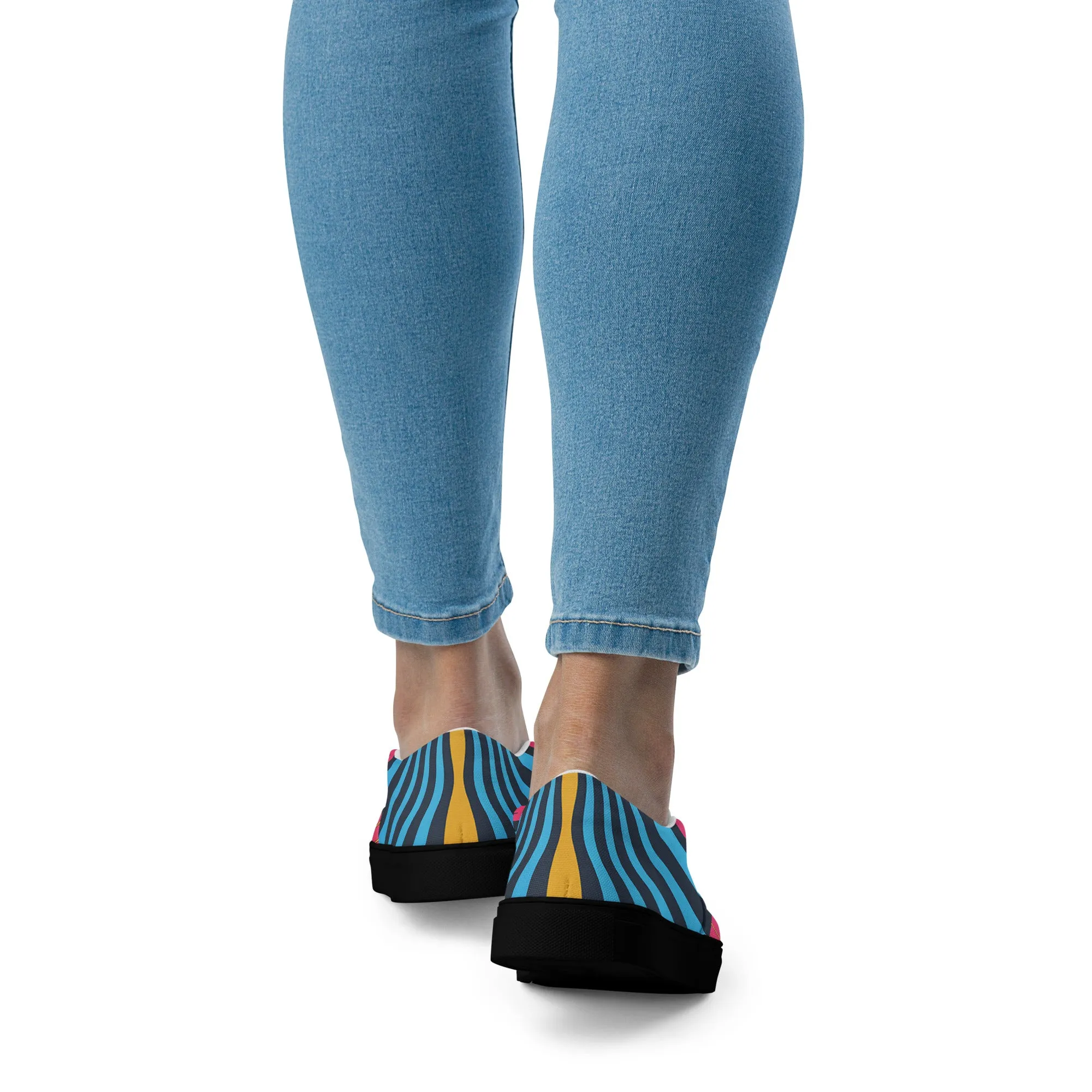 Women’s slip-on canvas shoes