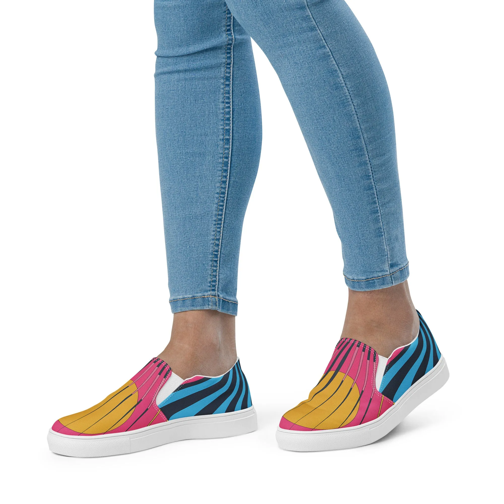 Women’s slip-on canvas shoes