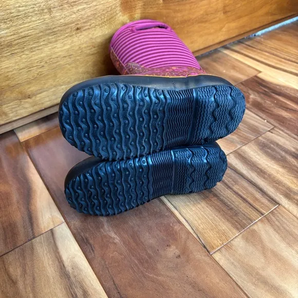 Youth size 13 Bogs, New In Box