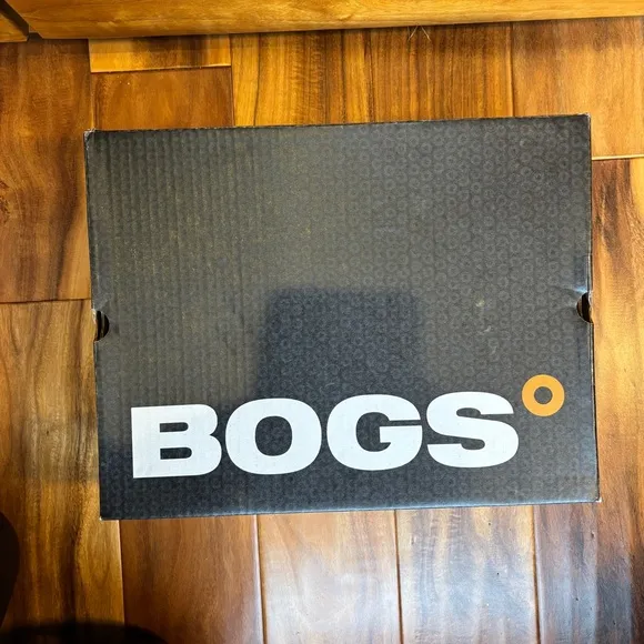 Youth size 13 Bogs, New In Box